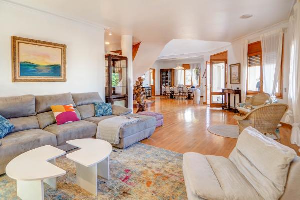 #61779 - Villa El Faro | Holiday Rentals | Hello Homes Sitges