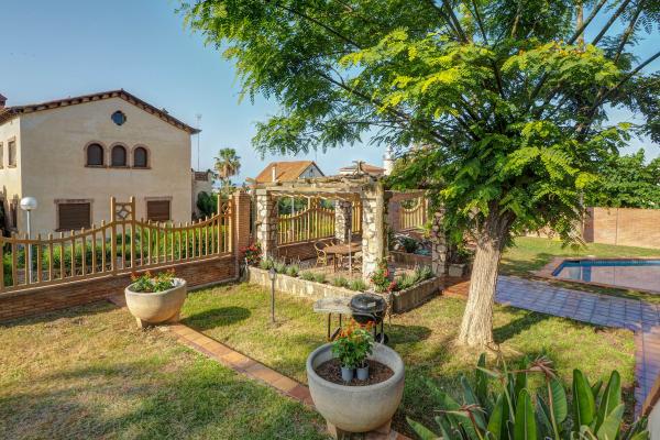 #61788 - Villa El Faro | Holiday Rentals | Hello Homes Sitges