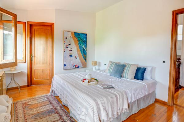 #61798 - Villa El Faro | Holiday Rentals | Hello Homes Sitges