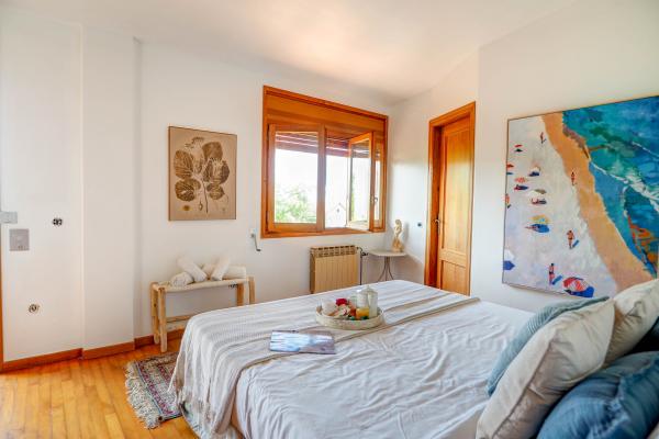 #61799 - Villa El Faro | Holiday Rentals | Hello Homes Sitges