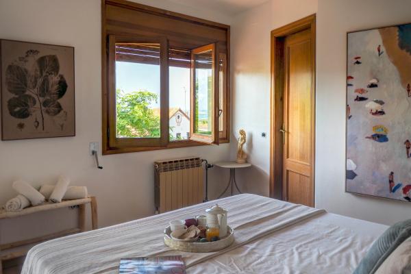 #61800 - Villa El Faro | Holiday Rentals | Hello Homes Sitges