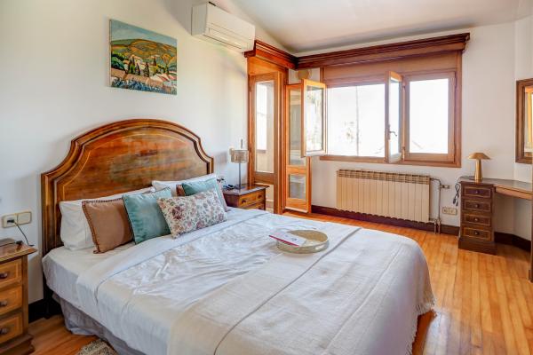 #61805 - Villa El Faro | Holiday Rentals | Hello Homes Sitges