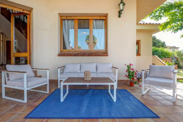 #61819 - Villa El Faro | Holiday Rentals | Hello Homes Sitges