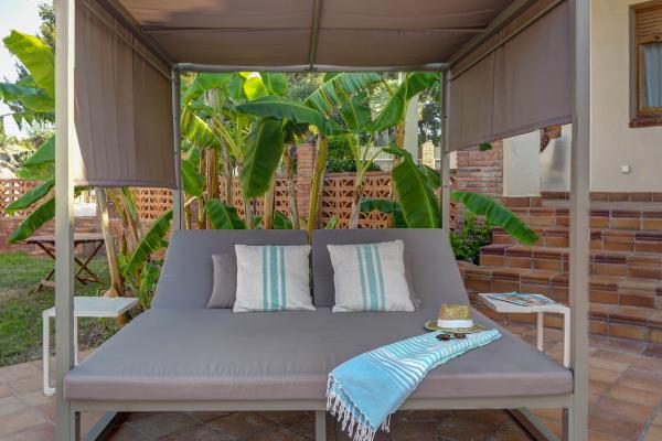 #61821 - Villa El Faro | Holiday Rentals | Hello Homes Sitges