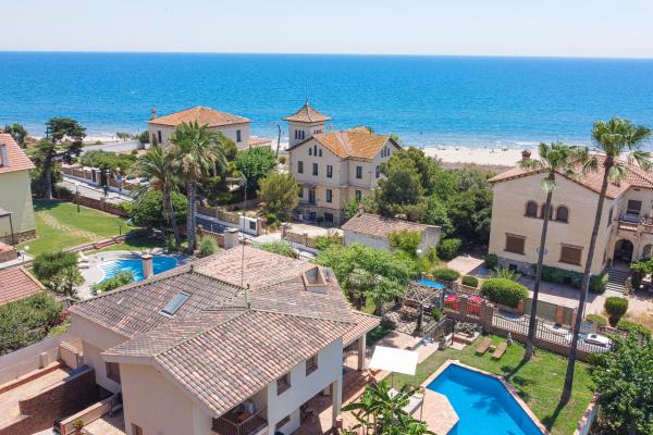 #62440 - Villa El Faro | Holiday Rentals | Hello Homes Sitges
