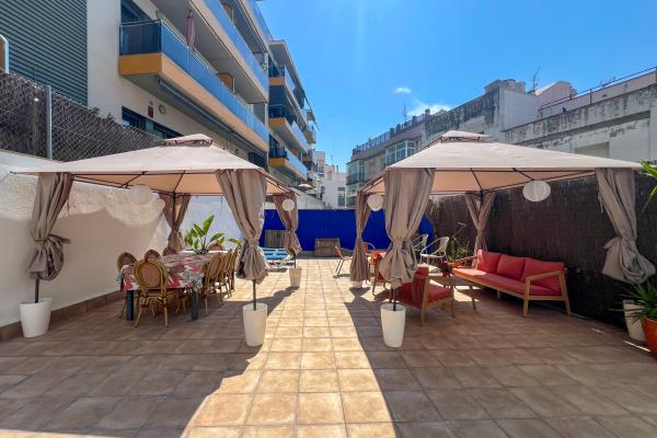 #62646 - The Beach House Paradise | Holiday Rentals | Hello Homes Sitges