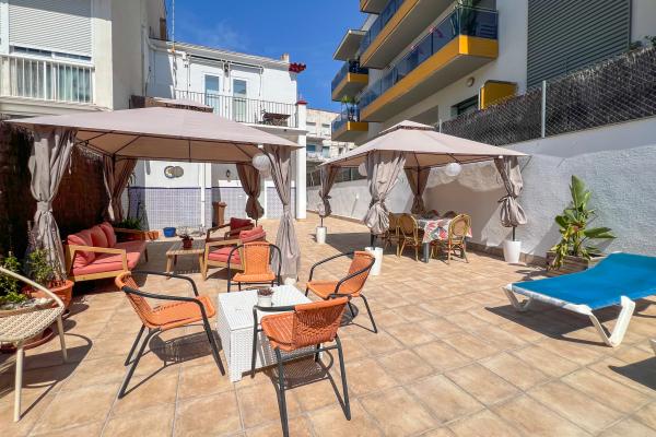 #62650 - The Beach House Paradise | Holiday Rentals | Hello Homes Sitges