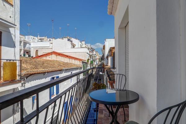 #63689 - Sebastian Terrace Apartment | Holiday Rentals | Hello Homes Sitges