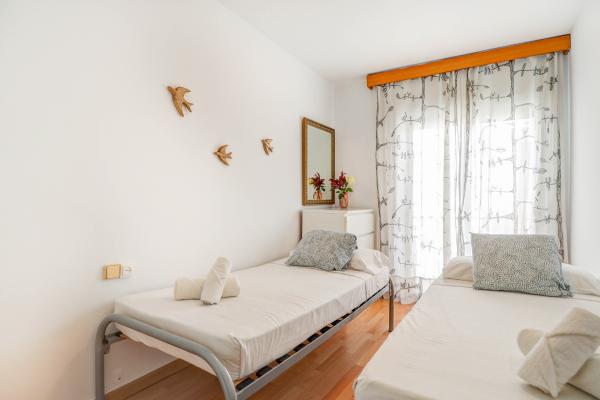 #63710 - Sebastian Terrace Apartment | Holiday Rentals | Hello Homes Sitges