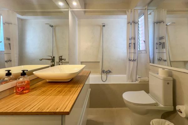 #66071 - Ocean Spirit House | Holiday Rentals | Hello Homes Sitges