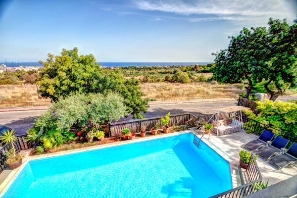 #6694 - Can Ferran | Holiday Rentals | Hello Homes Sitges