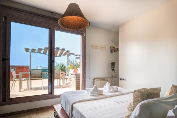#67764 - Atico Los Condes | Holiday Rentals | Hello Homes Sitges