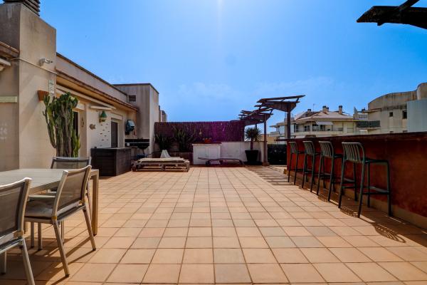 #67769 - Atico Los Condes | Holiday Rentals | Hello Homes Sitges