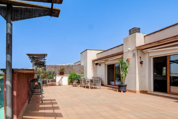 #67776 - Atico Los Condes | Holiday Rentals | Hello Homes Sitges