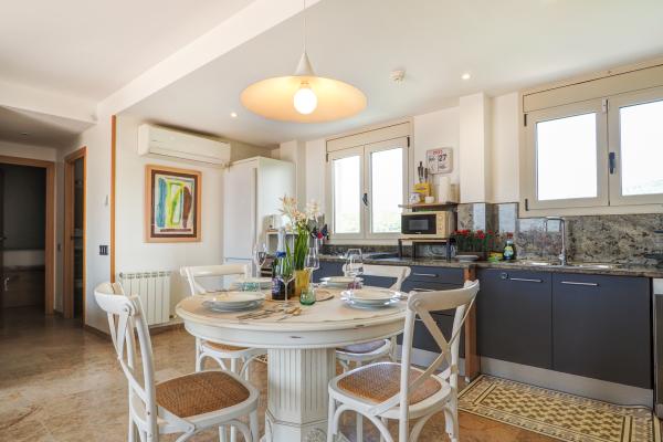 #67784 - Atico Los Condes | Holiday Rentals | Hello Homes Sitges
