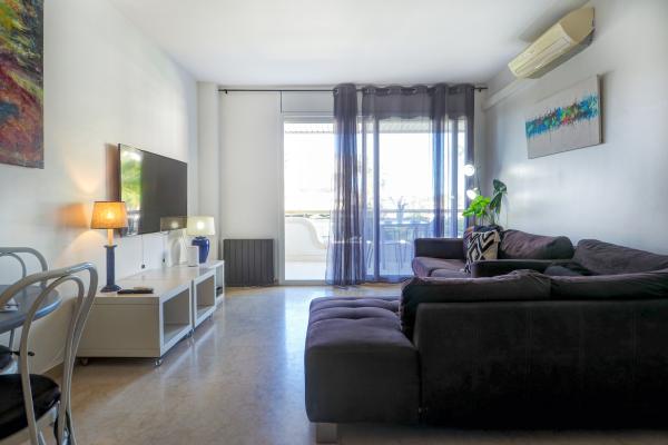#68170 - Mediterraneo Seaview | Holiday Rentals | Hello Homes Sitges