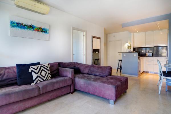 #68177 - Mediterraneo Seaview | Holiday Rentals | Hello Homes Sitges