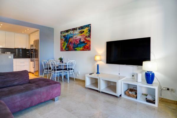 #68178 - Mediterraneo Seaview | Holiday Rentals | Hello Homes Sitges