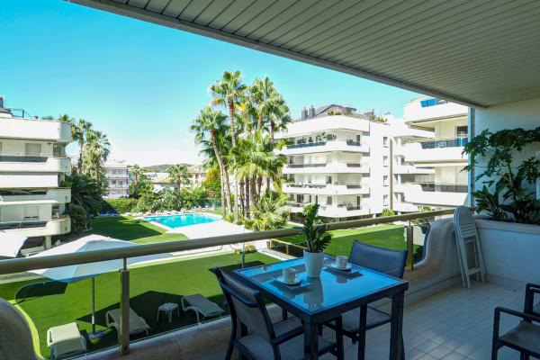 #68179 - Mediterraneo Seaview | Holiday Rentals | Hello Homes Sitges