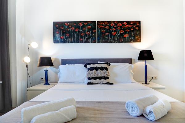#68186 - Mediterraneo Seaview | Holiday Rentals | Hello Homes Sitges