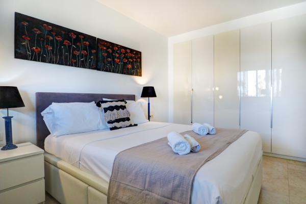 #68187 - Mediterraneo Seaview | Holiday Rentals | Hello Homes Sitges