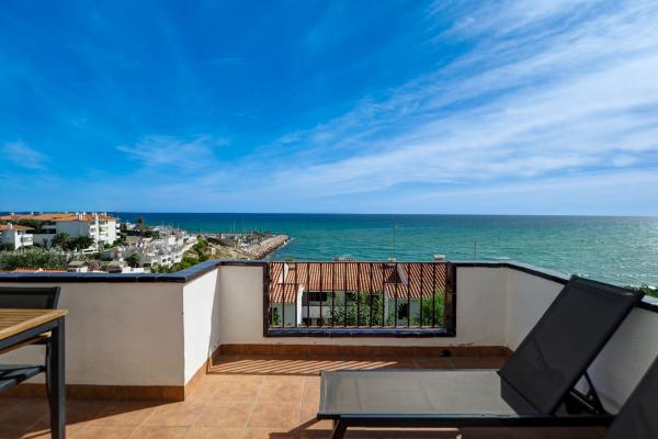 #68440 - Amazing Seaview Apartment | Holiday Rentals | Hello Homes Sitges