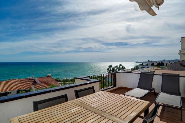 #68443 - Amazing Seaview Apartment | Holiday Rentals | Hello Homes Sitges
