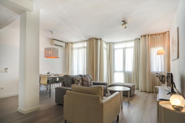 #69174 - Warm Sands Apartment | Holiday Rentals | Hello Homes Sitges