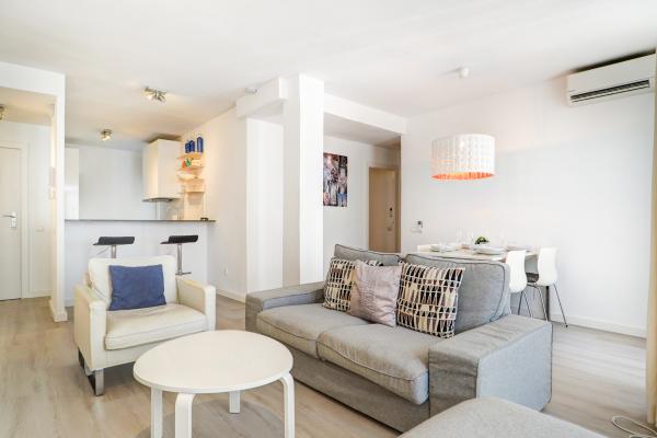 #69176 - Warm Sands Apartment | Holiday Rentals | Hello Homes Sitges