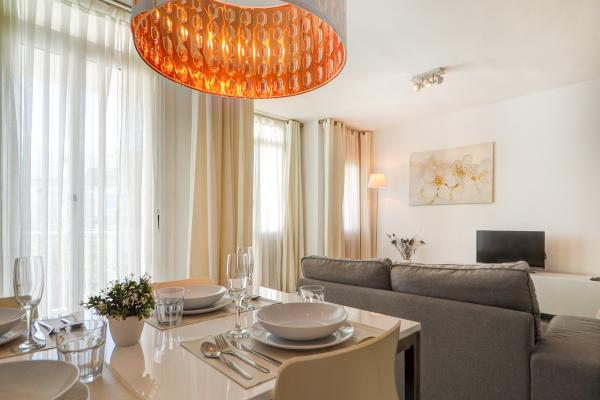 #69179 - Warm Sands Apartment | Holiday Rentals | Hello Homes Sitges