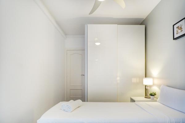 #69187 - Warm Sands Apartment | Holiday Rentals | Hello Homes Sitges