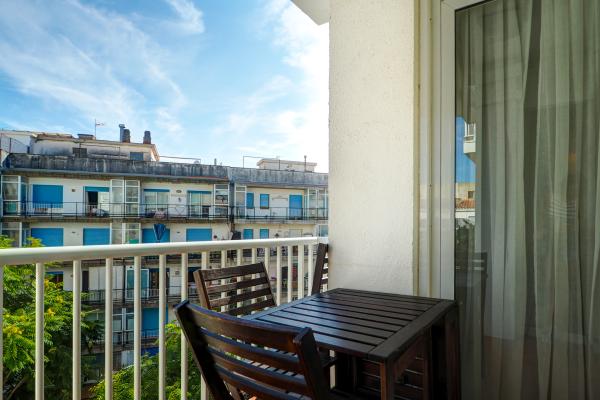 #69189 - Warm Sands Apartment | Holiday Rentals | Hello Homes Sitges