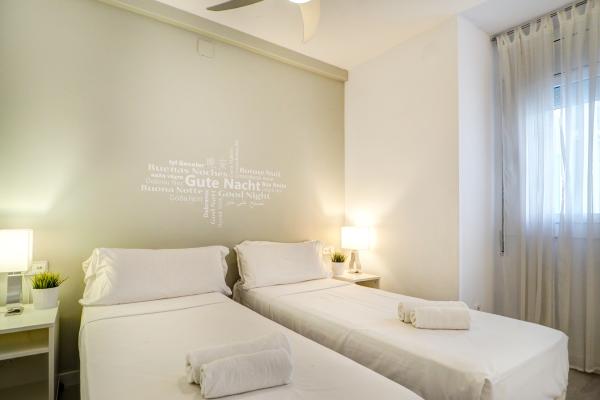 #69191 - Warm Sands Apartment | Holiday Rentals | Hello Homes Sitges