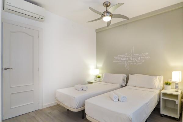 #69194 - Warm Sands Apartment | Holiday Rentals | Hello Homes Sitges