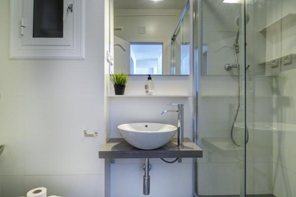 #69195 - Warm Sands Apartment | Holiday Rentals | Hello Homes Sitges