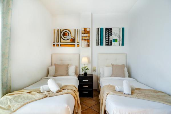 #72893 - Linda Vista Oasis Penthouse | Holiday Rentals | Hello Homes Sitges