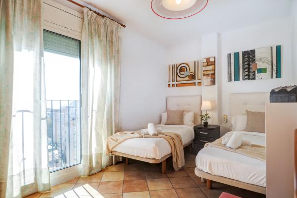 #72894 - Linda Vista Oasis Penthouse | Holiday Rentals | Hello Homes Sitges