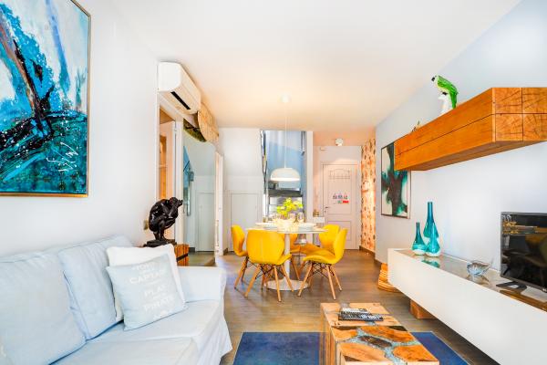 #72938 - Beachstyle Penthouse | Holiday Rentals | Hello Homes Sitges