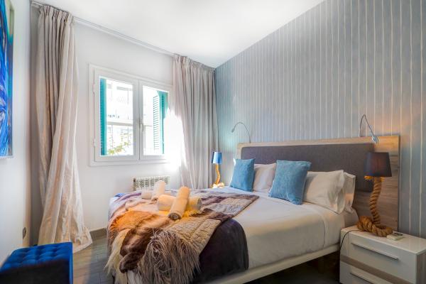 #72944 - Beachstyle Penthouse | Holiday Rentals | Hello Homes Sitges