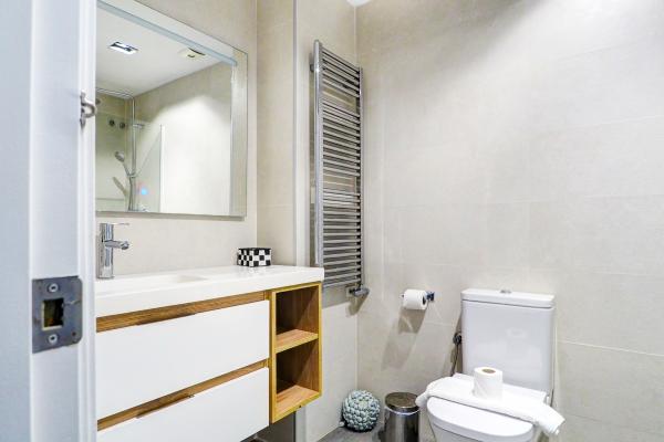 #72945 - Beachstyle Penthouse | Holiday Rentals | Hello Homes Sitges