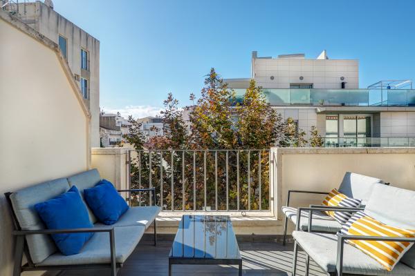 #72953 - Beachstyle Penthouse | Holiday Rentals | Hello Homes Sitges