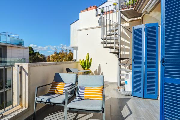 #72954 - Beachstyle Penthouse | Holiday Rentals | Hello Homes Sitges