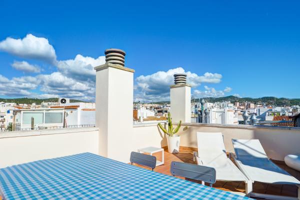#72958 - Beachstyle Penthouse | Holiday Rentals | Hello Homes Sitges