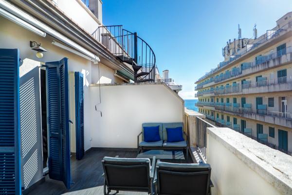 #72960 - Beachstyle Penthouse | Holiday Rentals | Hello Homes Sitges