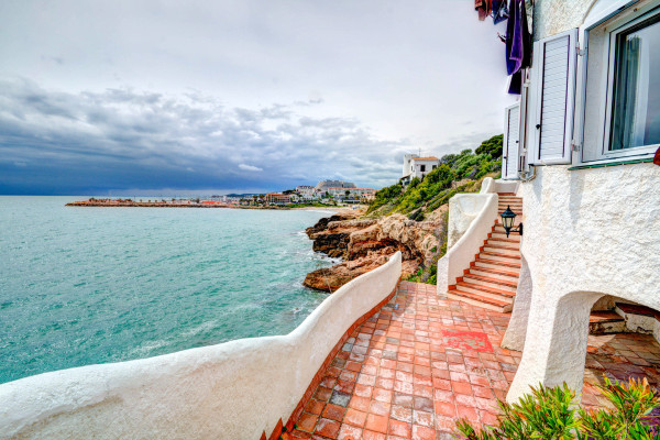 #7379 - The Magic Sea Front | Holiday Rentals | Hello Homes Sitges