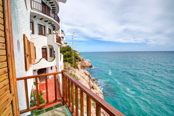 #7383 - The Magic Sea Front | Holiday Rentals | Hello Homes Sitges