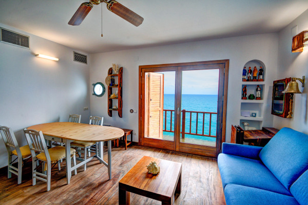 #7384 - The Magic Sea Front | Holiday Rentals | Hello Homes Sitges