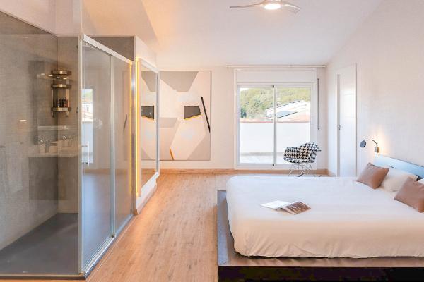 #74215 - Villa Rocamar | Holiday Rentals | Hello Homes Sitges