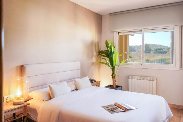 #74218 - Villa Rocamar | Holiday Rentals | Hello Homes Sitges