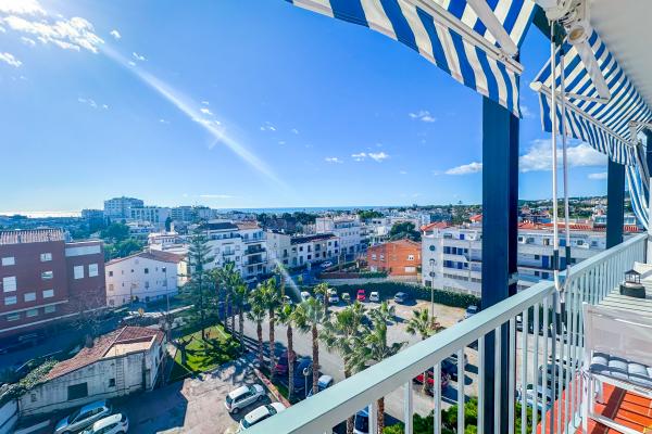 #74360 - Urban Waves | Holiday Rentals | Hello Homes Sitges